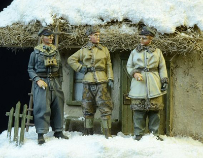 Waffen SS Officers - Winter 1943-45 - Click Image to Close