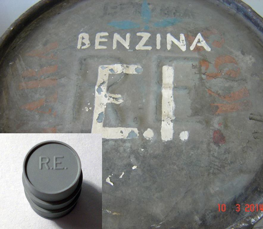 200L fuel drum - Regio Esercito - Italy (4pc) - Click Image to Close