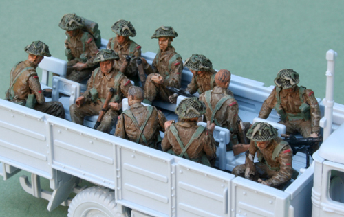 British Infantry - Seated - set 1 (5 figs) - Click Image to Close