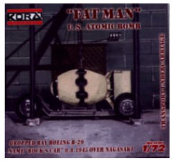 U.S.Atomic bomb 'Fat Man' & transport undercar. - Click Image to Close