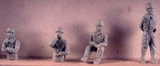 Japanese AFV crew 5 figs 37-45 - Click Image to Close