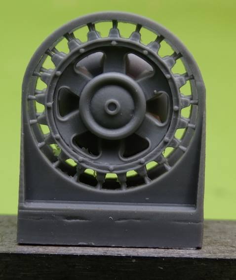 Pz.Kpfw.III sprocket - late with hub cap (8 pc)