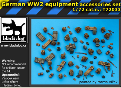 German WW2 equipment accessories set